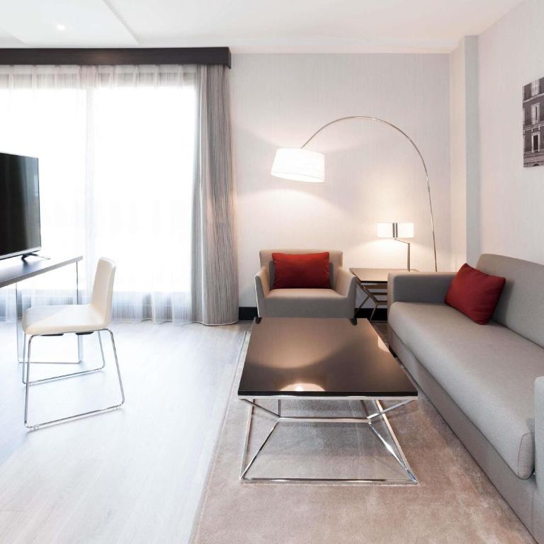 Novotel Madrid Center - Executive Room with Terrace - 7