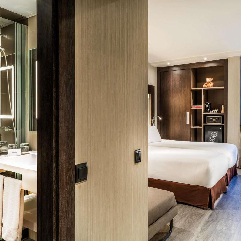 Novotel Madrid Center - Twin Room with Sofa - 7