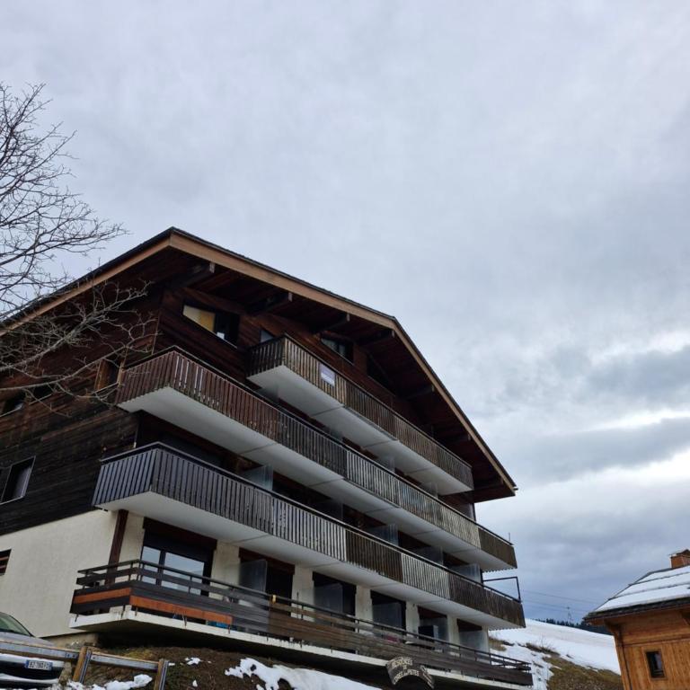 Cocon Chaleureux au pied des pistes et des chemins - 5 pers - 1 chambre et 1 mezzanine - avec garage - One-Bedroom Apartment with Balcony and Mountain View - 18