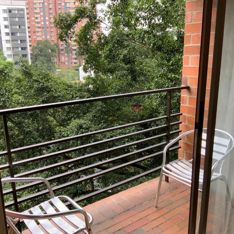 Amoblados Medellin Poblado Patio Bonito - Studio Apartment with Balcony - 6