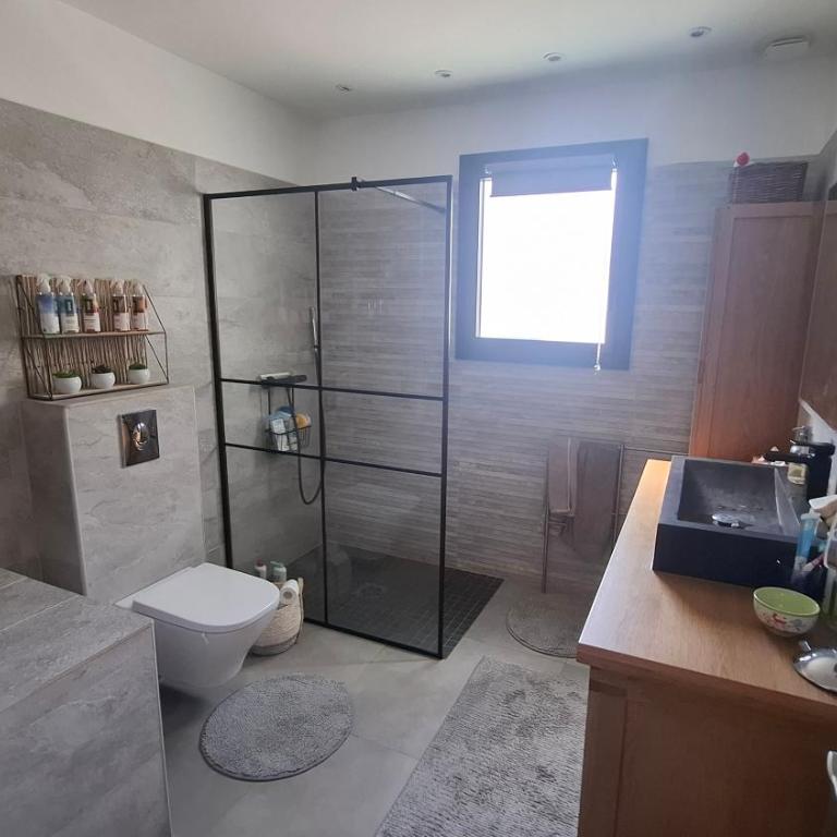 VILLA au Calme avec Grande Piscine Privée, Jardin 700m2 & Parking - La Seyne-sur-Mer - Villa 2 Chambres - 8