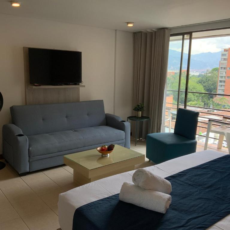 Amoblados Medellin Poblado Patio Bonito - Studio Apartment with Balcony - 4