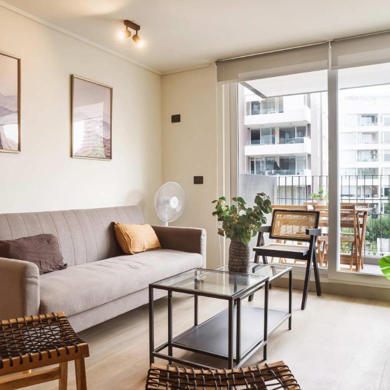 Modern 1BR for 3 Las Condes Steps to Metro - Apartamento - 1