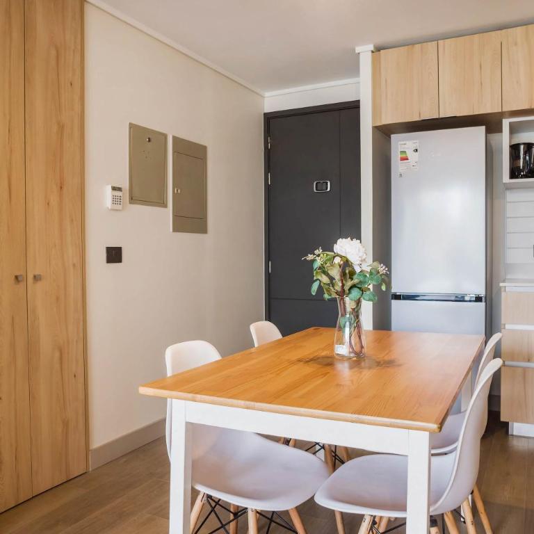 Modern 1BR for 3 Las Condes Steps to Metro - Apartamento - 9