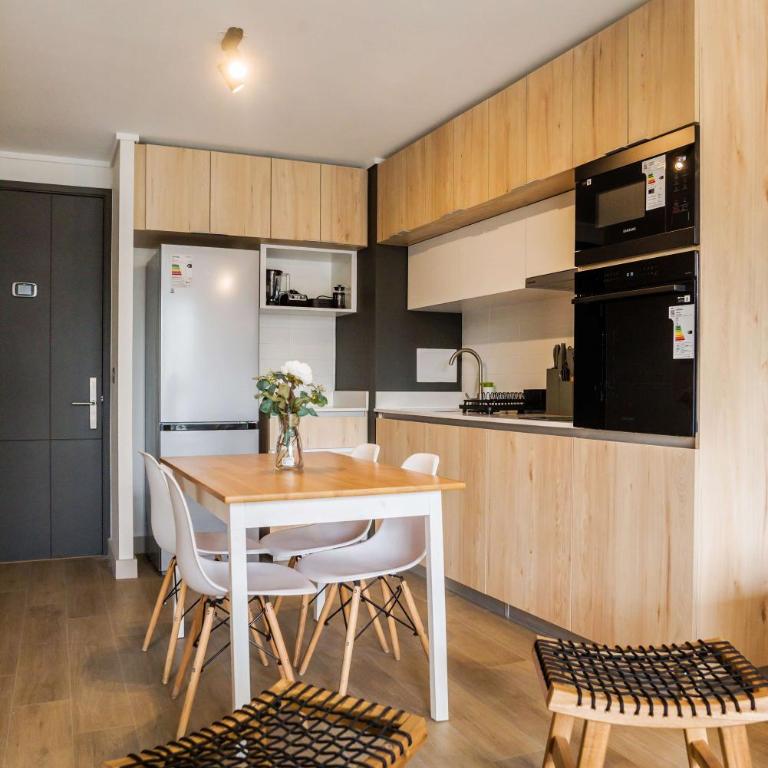 Modern 1BR for 3 Las Condes Steps to Metro - Apartamento - 22
