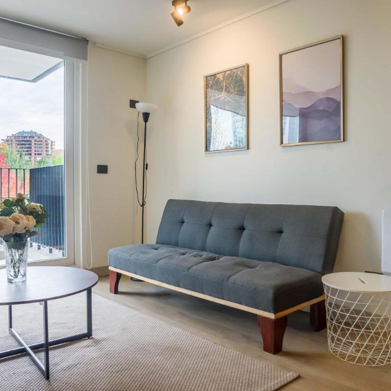 Chic Las Condes Apt Pool & Gym for 3 Guests - Apartamento - 3