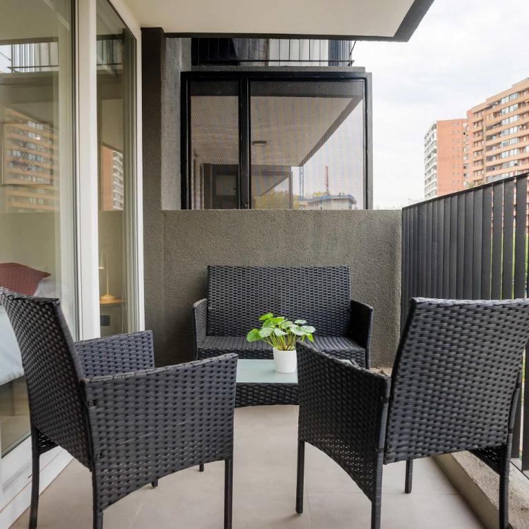 Chic Las Condes Apt Pool & Gym for 3 Guests - Apartamento - 4