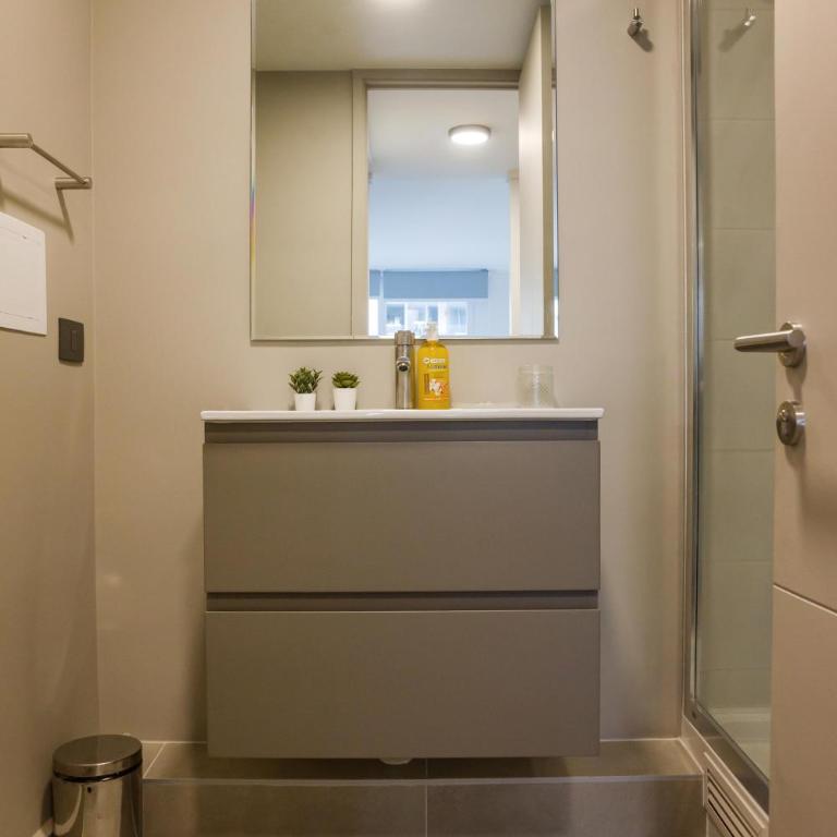Chic Las Condes Apt Pool & Gym for 3 Guests - Apartamento - 26