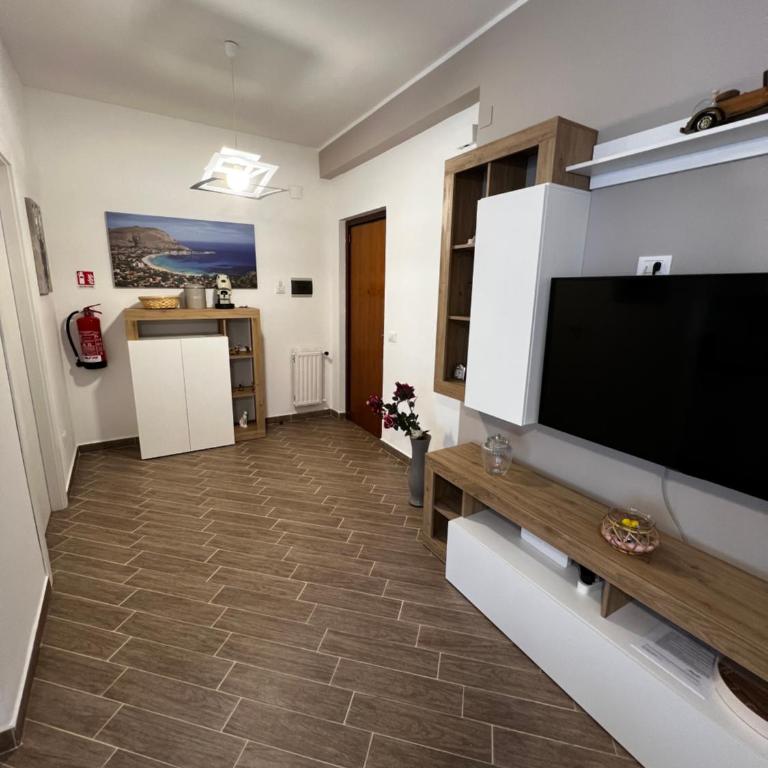 Freedom House - Two-Bedroom Apartment - 6