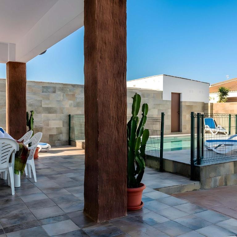 Chalet con Piscina privada cerca del pueblo View - Maison de Vacances - 2