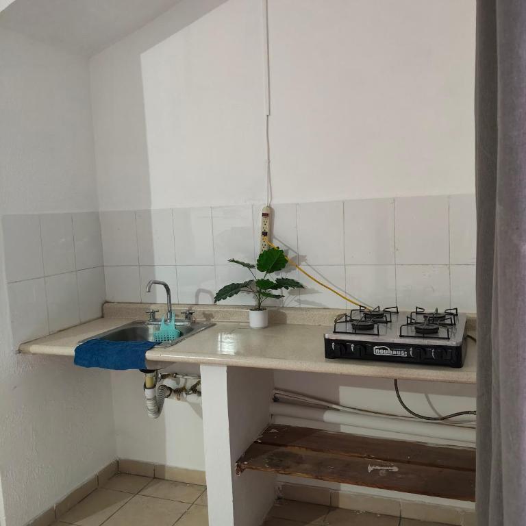 Planta Alta independiente zona centro de Guadalupe NL MX - One-Bedroom Apartment - 3