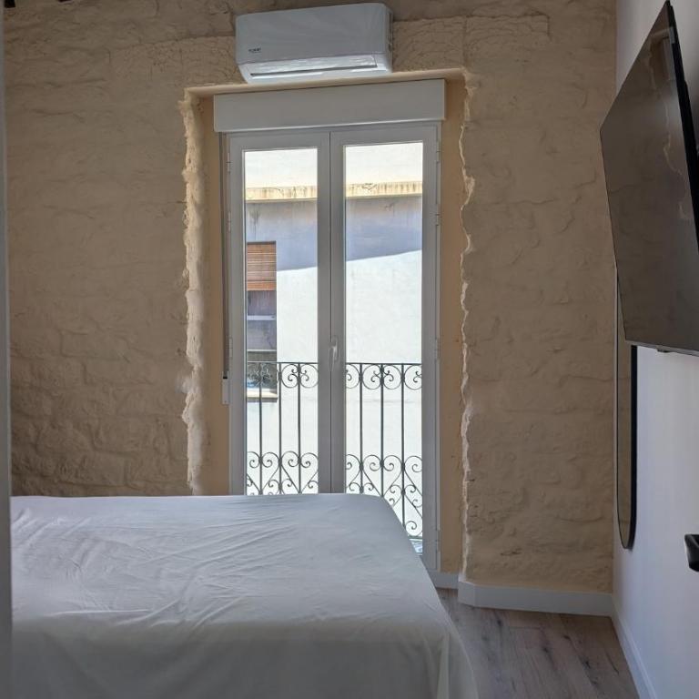 Newly Renovated 3BR Oasis with AC - Steps to Beach - Three-Bedroom Apartment - 16