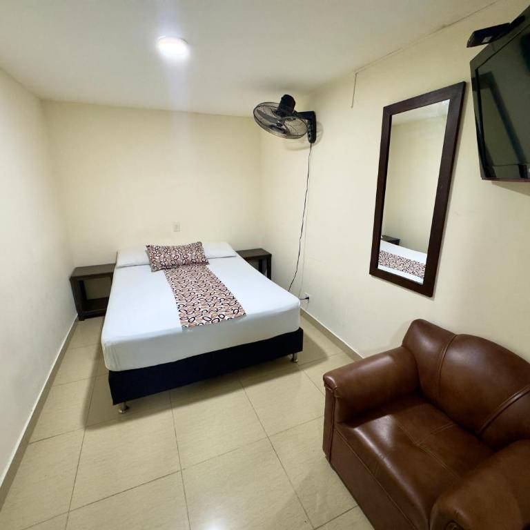 Hotel Tucan Pereira - Deluxe Triple Room - 5