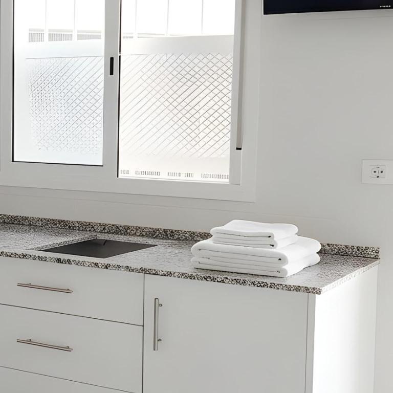 Estudio cerca de la playa y del centro del pueblo - Apartment - 5