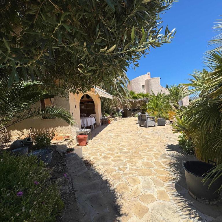 Beautiful villa with private pool and seaview - Villa - 24