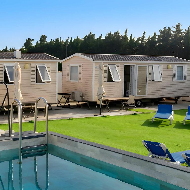 2 Bungalows con Piscina Privada Aire Acondicionado y Garaje - Appartement - 11