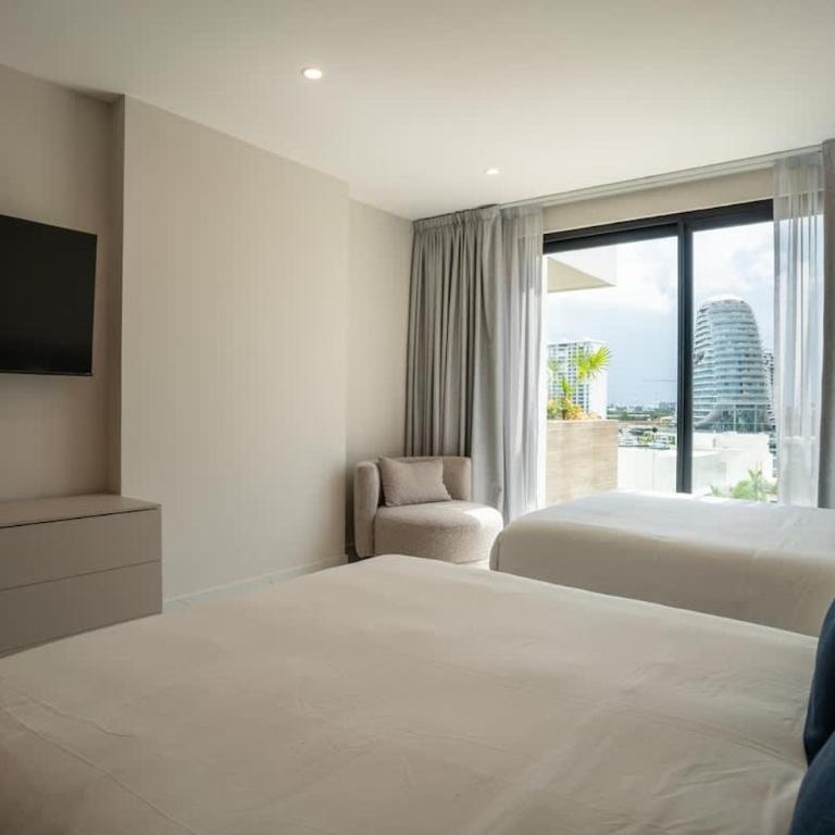 Luxury 3BR Penthouse with Private Rooftop - Apartment - 32