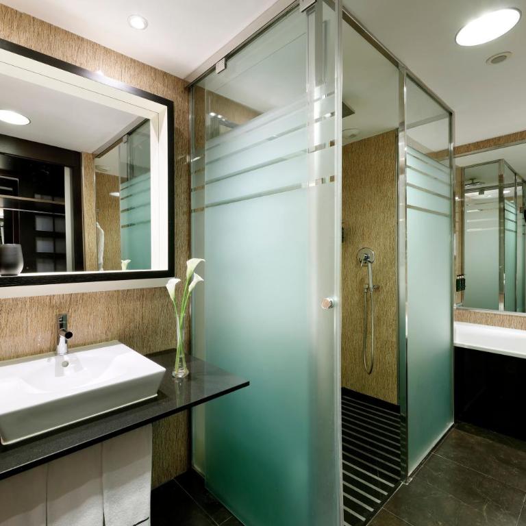 Meliá Barcelona Sarrià - Melia Triple Room - 4