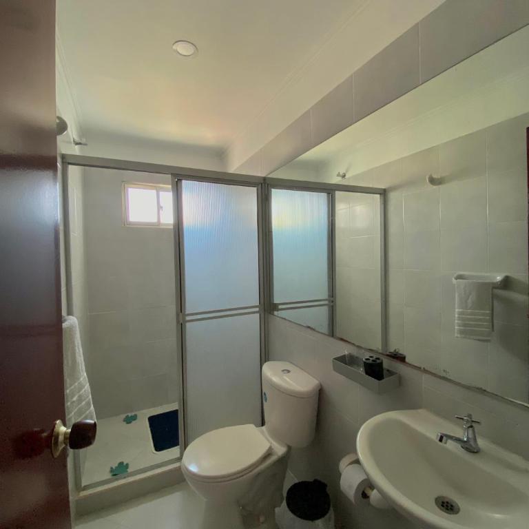 Mar y Sierra en SantaMarta - Habitación Familiar con baño privado - 2