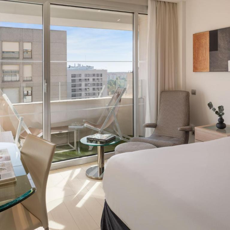 Meliá Sevilla - Habitación Melia con balcón - 5