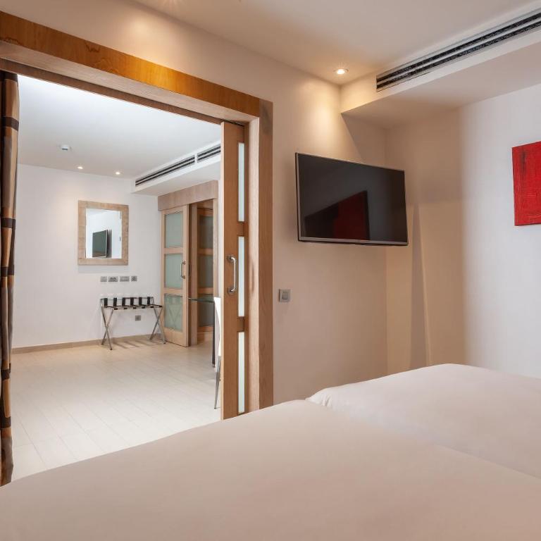 Meliá Sevilla - Habitación Familiar (2 adultos y 2 niños) - 4