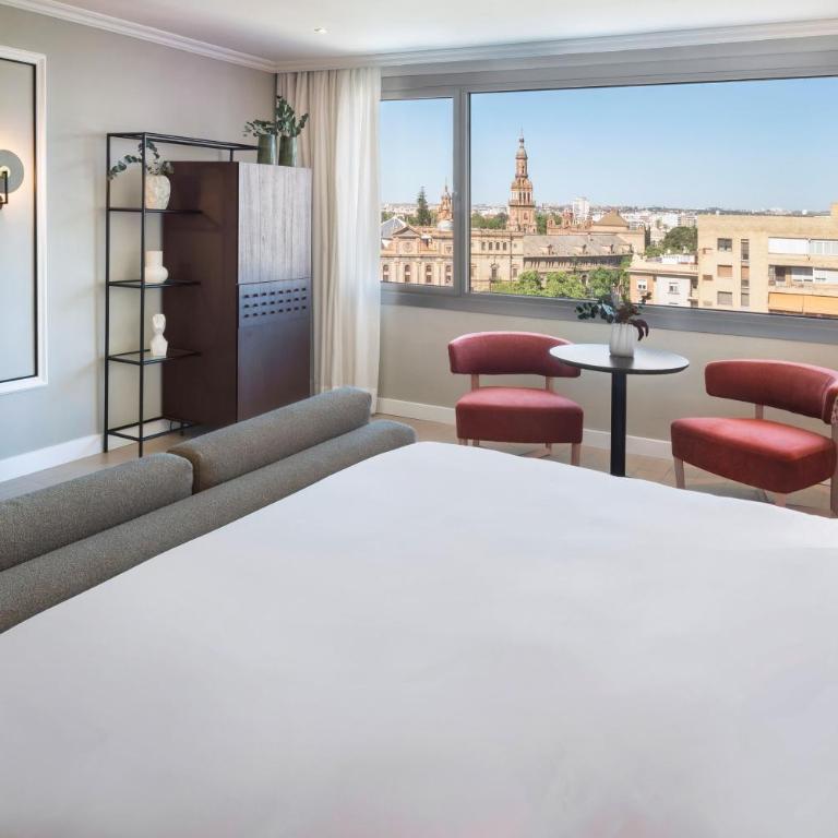 Meliá Sevilla - Suite Junior The Level con bañera de hidromasaje - 3