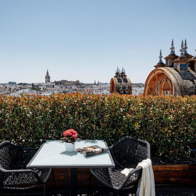 Hotel Colón, a Gran Meliá Hotel - The Leading Hotels of the World - Habitación Grand Premium Red Level con terraza - 5
