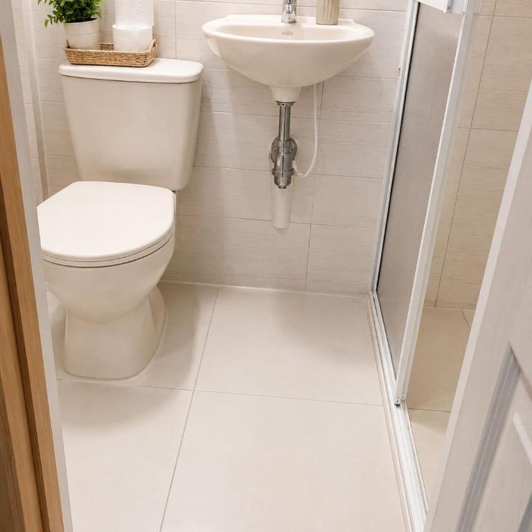 Casa hotel el trebol- hospedaje - Habitación Triple con baño privado - 4