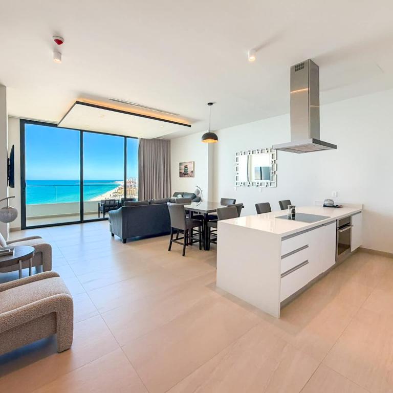 Beachfront 1BR High-Floor Panoramic Views - Apartment - 1