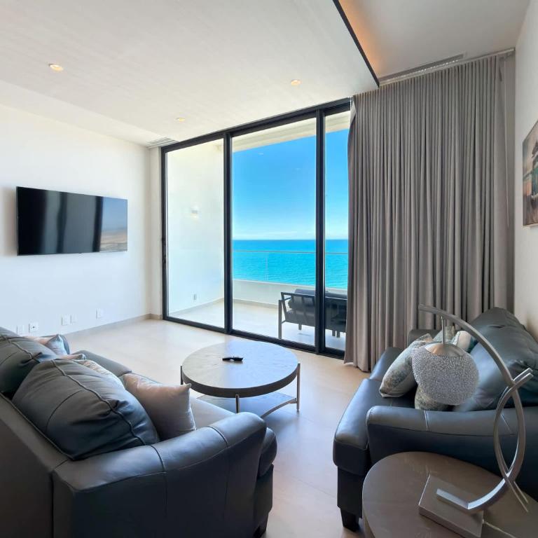 Beachfront 1BR High-Floor Panoramic Views - Apartment - 2