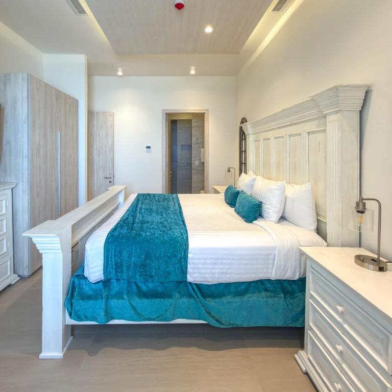 Beachfront 1BR High-Floor Panoramic Views - Apartment - 19