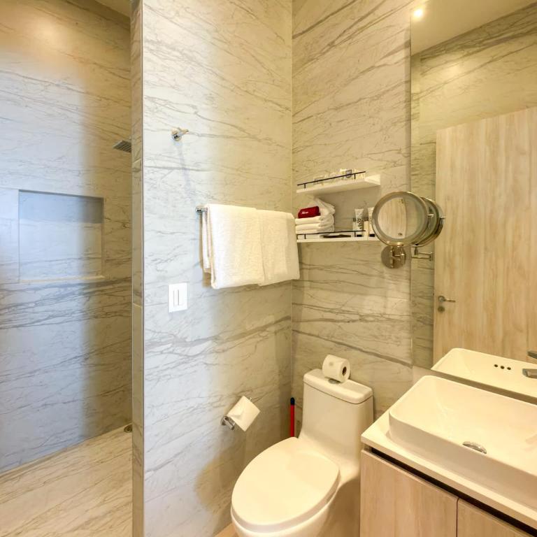 Beachfront 1BR High-Floor Panoramic Views - Apartment - 20
