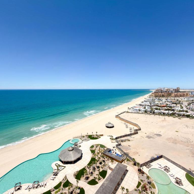 Beachfront 1BR High-Floor Panoramic Views - Apartment - 26