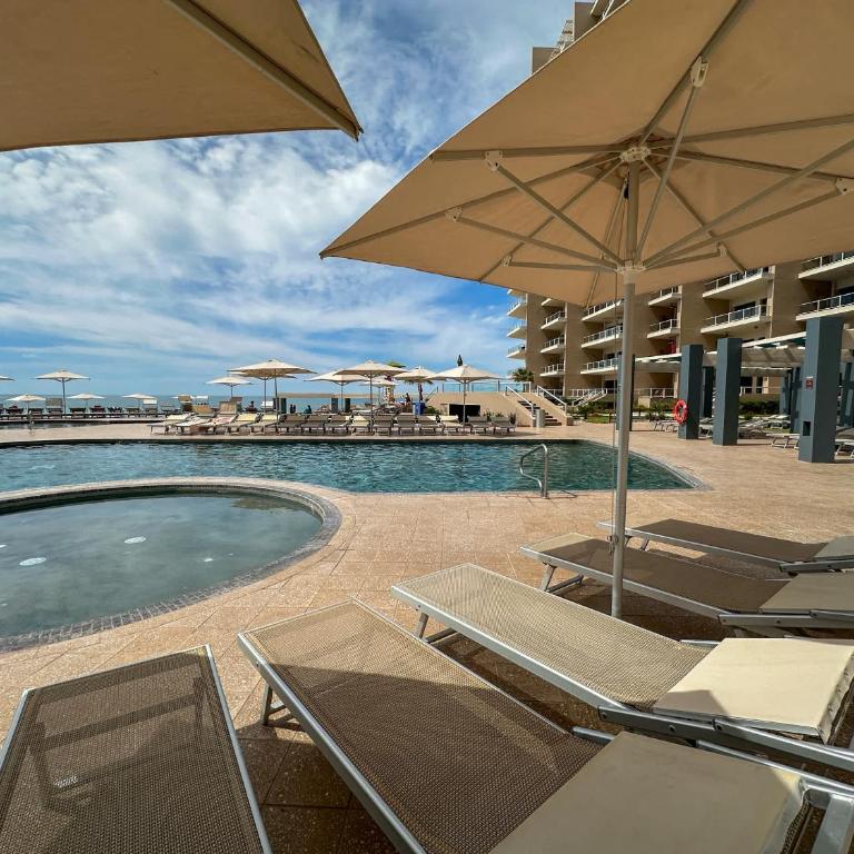 Beachfront 1BR High-Floor Panoramic Views - Apartment - 74