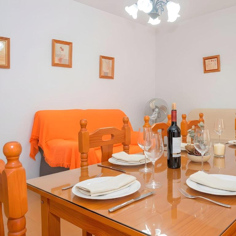 Moderno Apartamentos con Garaje Balcones y Aire solo familias y parejas - Appartement - 1