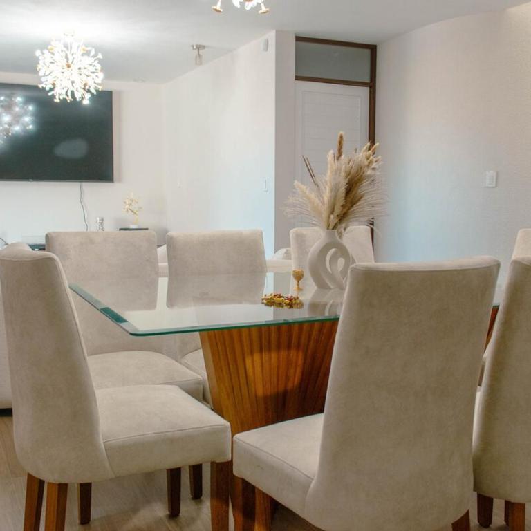 Luxury Home, Wifi rápido, jacuzzi, lavaseca, ping pong, barbacoa, 4 habitaciones - Four-Bedroom House - 10