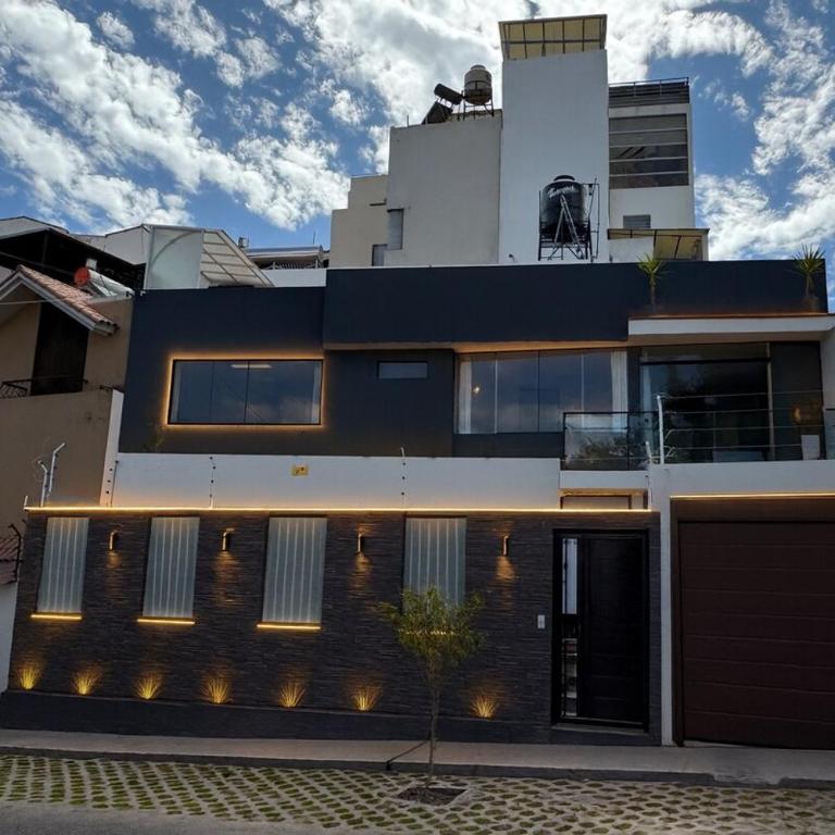 Luxury Home, Wifi rápido, jacuzzi, lavaseca, ping pong, barbacoa, 4 habitaciones - Four-Bedroom House - 14