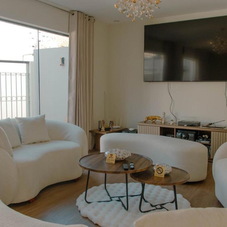 Luxury Home, Wifi rápido, jacuzzi, lavaseca, ping pong, barbacoa, 4 habitaciones - Four-Bedroom House - 15