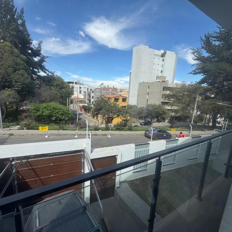 Luxury Home, Wifi rápido, jacuzzi, lavaseca, ping pong, barbacoa, 4 habitaciones - Four-Bedroom House - 16