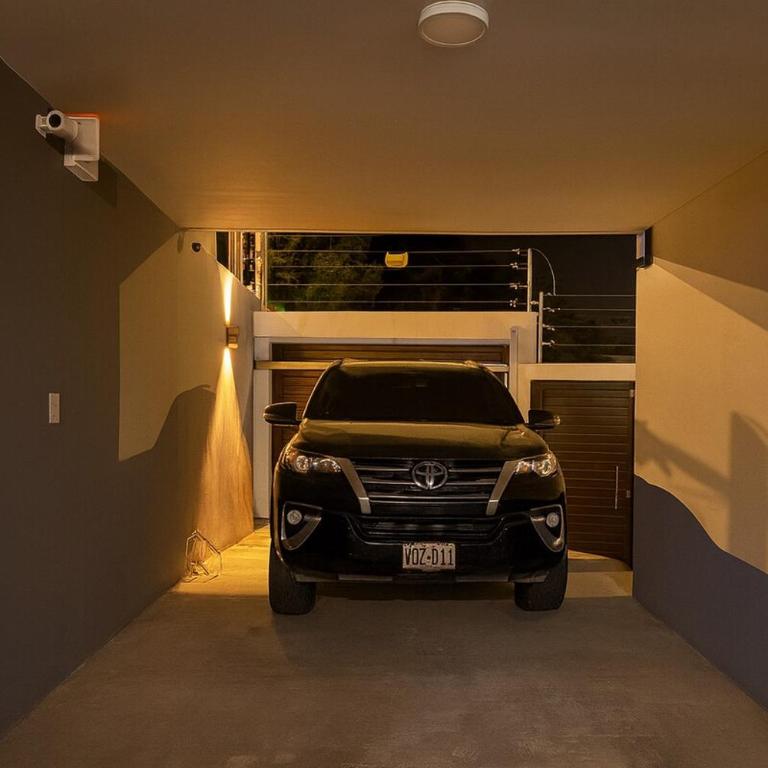 Luxury Home, Wifi rápido, jacuzzi, lavaseca, ping pong, barbacoa, 4 habitaciones - Four-Bedroom House - 27