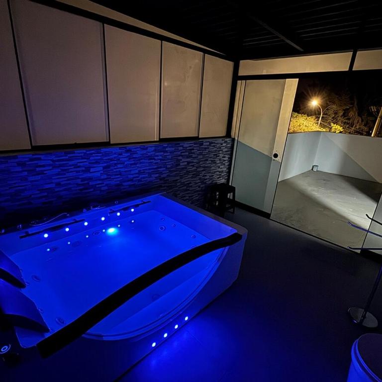 Luxury Home, Wifi rápido, jacuzzi, lavaseca, ping pong, barbacoa, 4 habitaciones - Four-Bedroom House - 29
