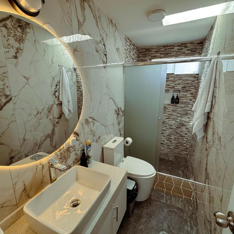 Luxury Home, Wifi rápido, jacuzzi, lavaseca, ping pong, barbacoa, 4 habitaciones - Four-Bedroom House - 54