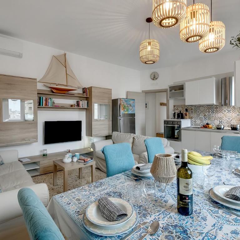 Casa Pepitas apt sea front Monopoli - Happy Rentals - Apartment with Balcony - 4