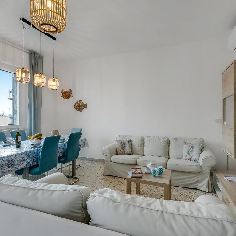Casa Pepitas apt sea front Monopoli - Happy Rentals - Apartment with Balcony - 2