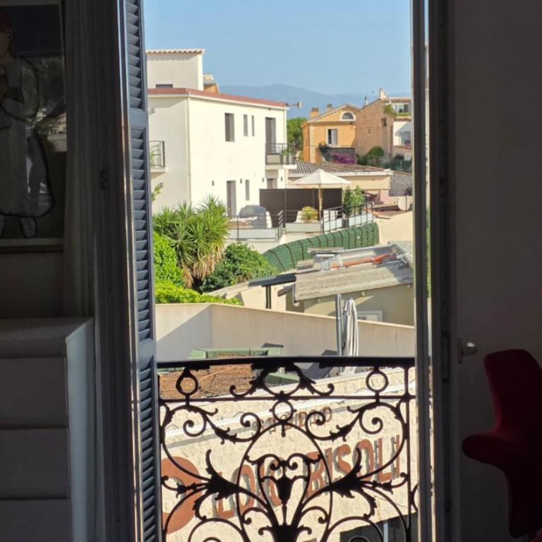 "Philomer Remparts" Art Deco Apartments by Sea and Parc - One-Bedroom Apartment with Ocean View - 8