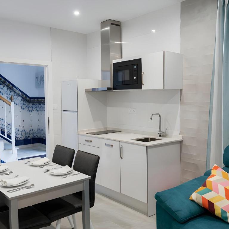 Apartamento con WiFi y terraza cerca del centro y la playa - Apartment - 5