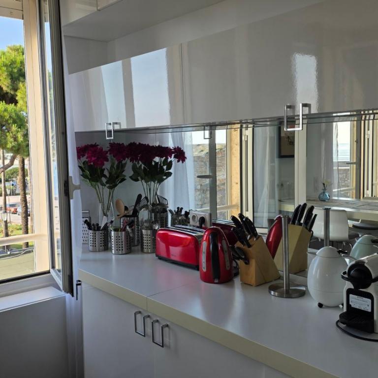 "Philomer Remparts" Art Deco Apartments by Sea and Parc - One-Bedroom Apartment with Ocean View - 21