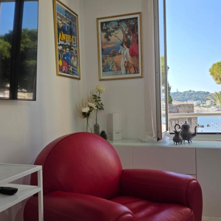 "Philomer Remparts" Art Deco Apartments by Sea and Parc - One-Bedroom Apartment with Ocean View - 31