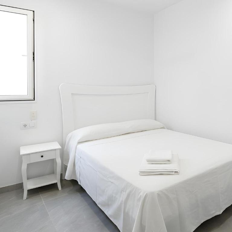Apartamento con WiFi y terraza cerca del centro y la playa - Apartment - 8