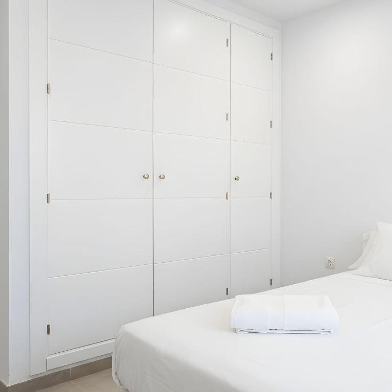 Apartamento con WiFi y terraza cerca del centro y la playa - Apartment - 13